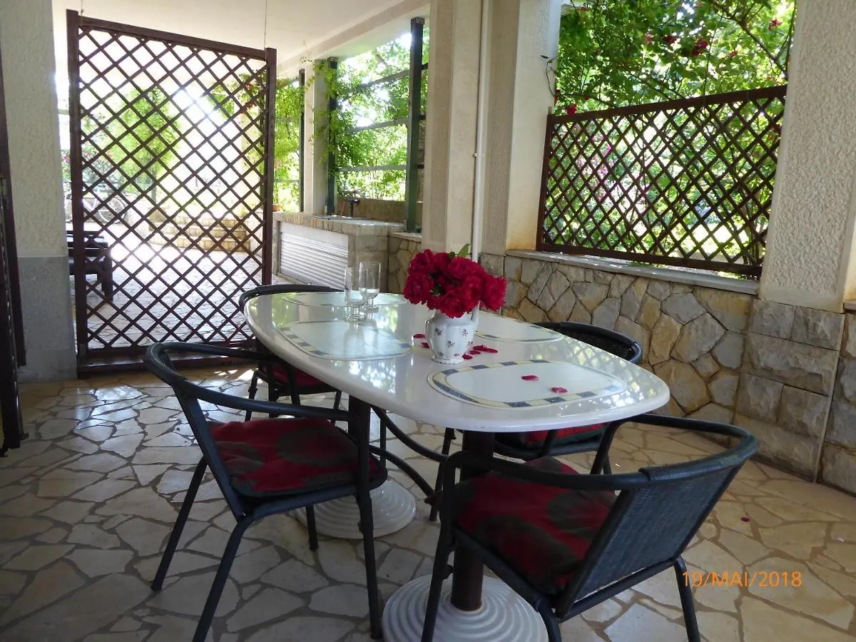 Apartment Apartmani Dubasnica Malinska Croatia