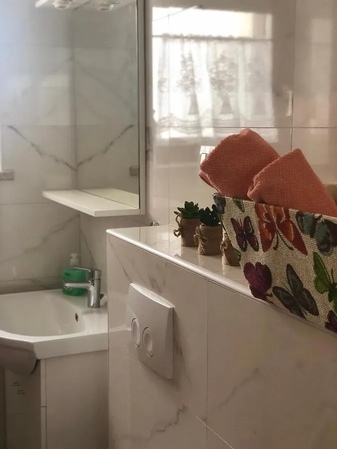 Apartmani Dubasnica Malinska 0*,